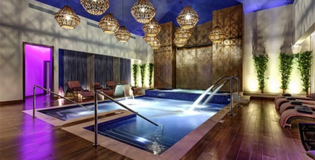 Planet Hollywood Beach Resort 5* 