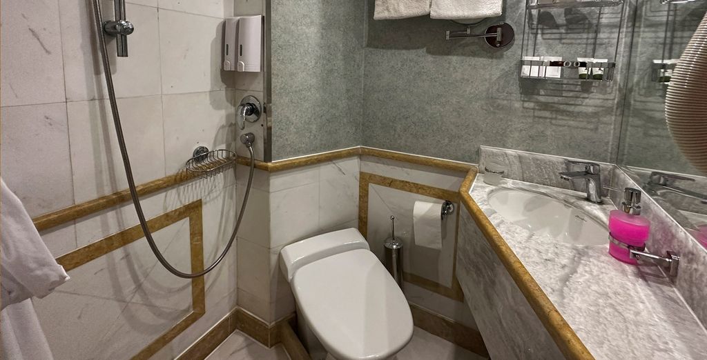 Crociera di 7 notti tra le Isole della Società e Te Moana Tahiti Resort 4*