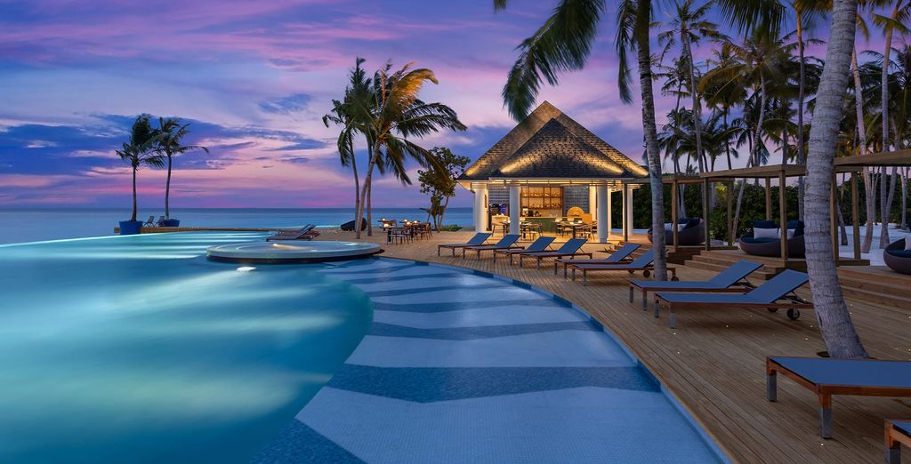 Avani+ Fares Maldives Resort 5*
