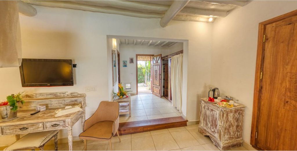 Safari privato nella natura e Karafuu Beach Resort & Spa 5*