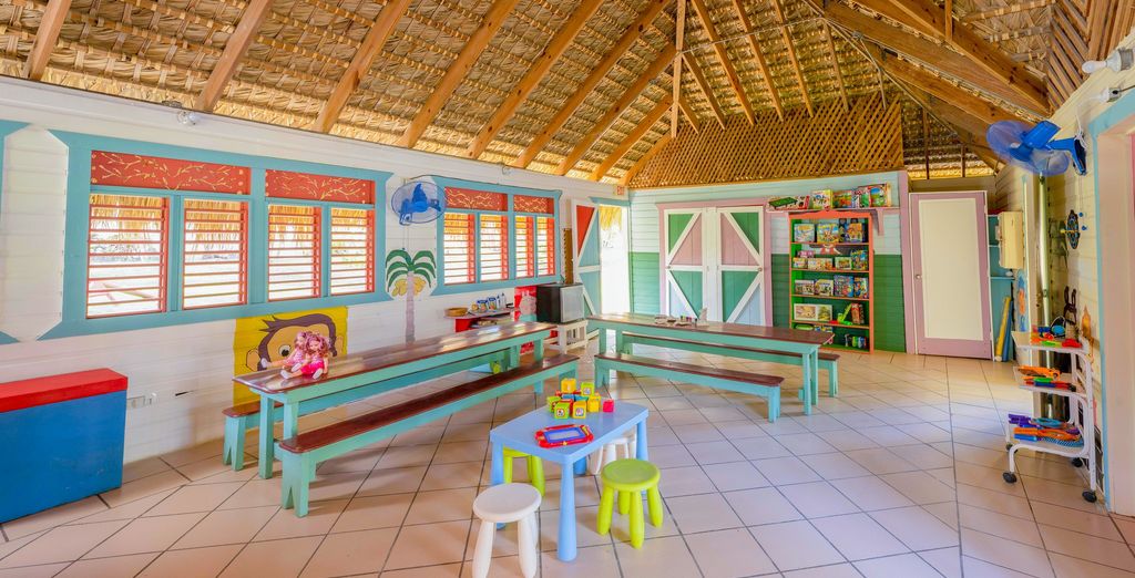 Coral Costa Caribe Beach Resort 4*