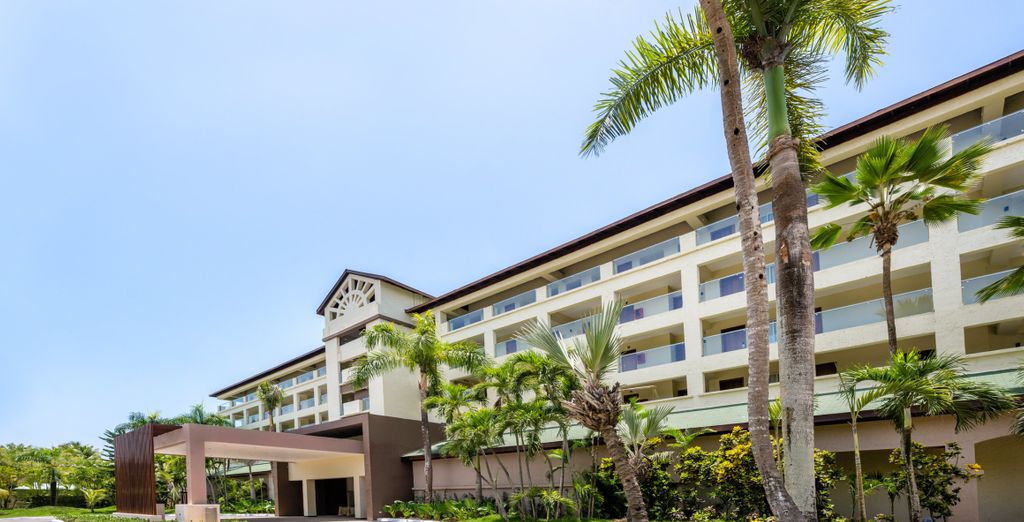 Coral Costa Caribe Beach Resort 4*