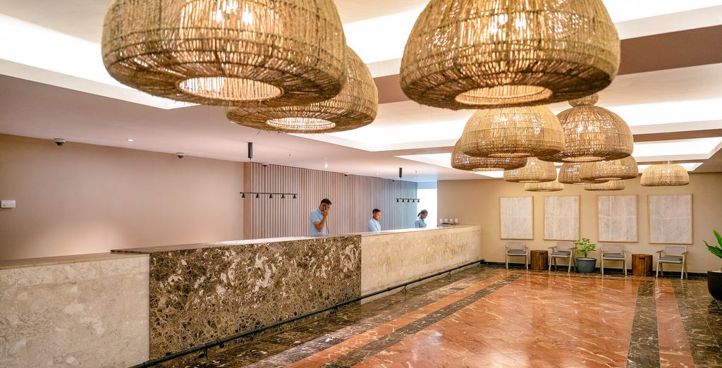 Coral Costa Caribe Beach Resort 4*