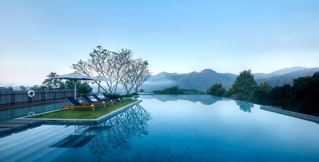 Radisson Suites Bangkok Sukhumvit 4*, Veranda High Resort Chiang Mai MGallery 5*, Sea Seeker Krabi Resort 4* o Sofitel Krabi 5*