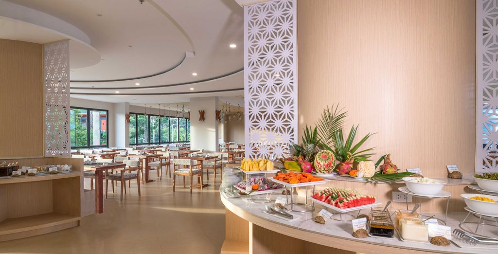 Radisson Suites Bangkok Sukhumvit 4*, Veranda High Resort Chiang Mai MGallery 5*, Sea Seeker Krabi Resort 4* o Sofitel Krabi 5*