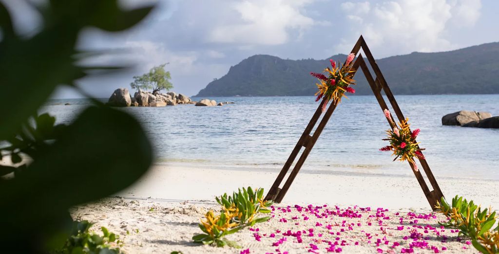 Raffles Seychelles 5* con possibile rpre-estensione a Dubai 5*
