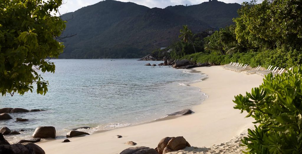 Raffles Seychelles 5* con possibile rpre-estensione a Dubai 5*