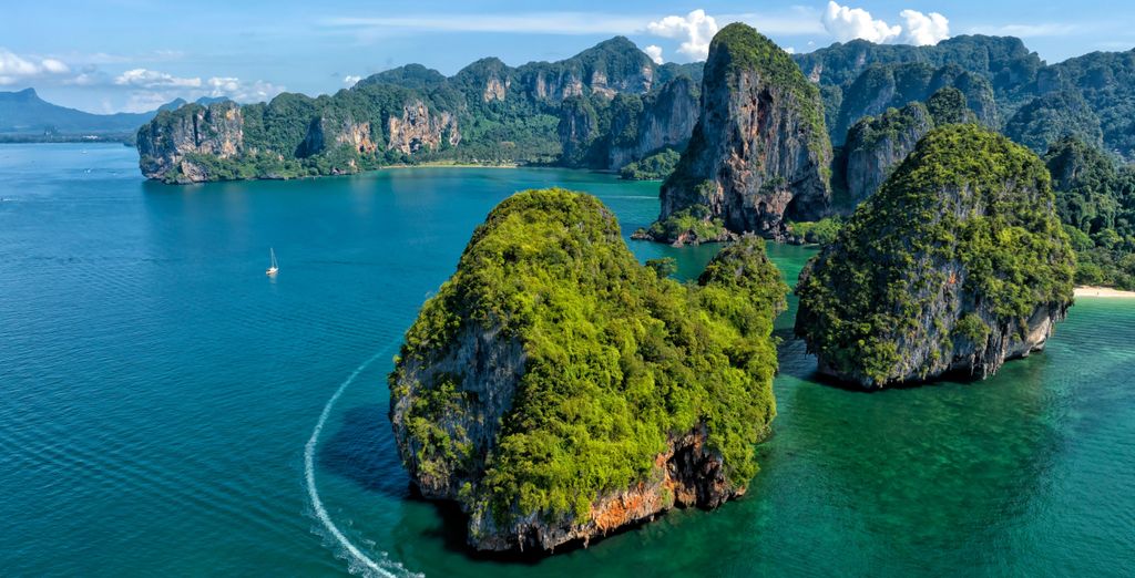 Rawai Palm Beach Resort 4*, Paradise KohYao Resort 4*, Peace Laguna Resort & Spa 4* e possibile pre-estensione al Mode Sathorn Hotel Bangkok 4*