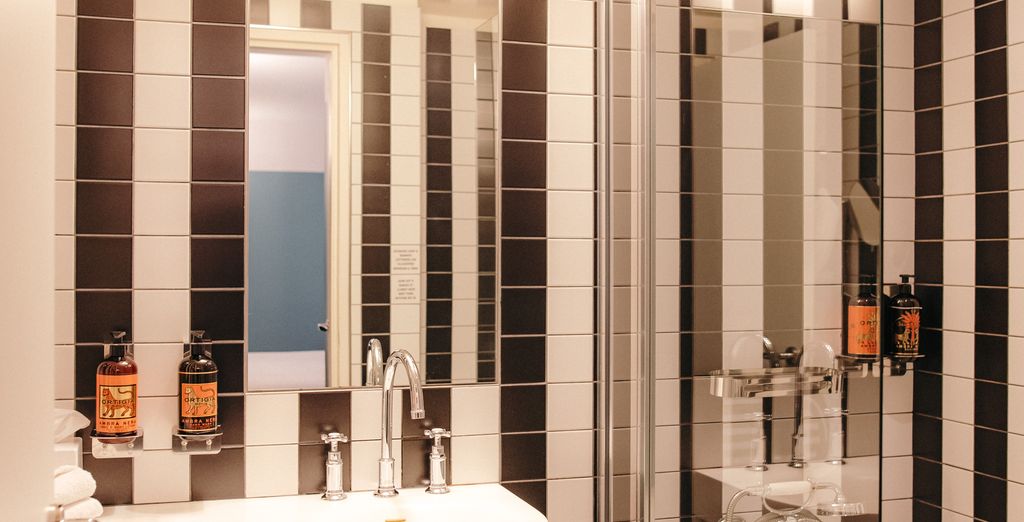 Hotel Eiffel Blomet 4*