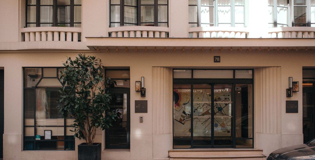 Hotel Eiffel Blomet 4*