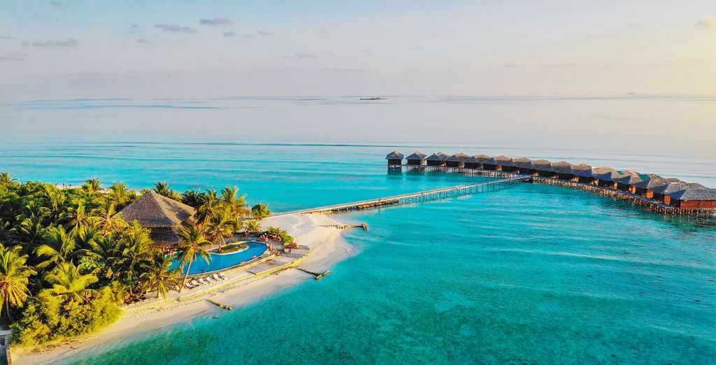 Hotel Filitheyo Island Resort 4*
