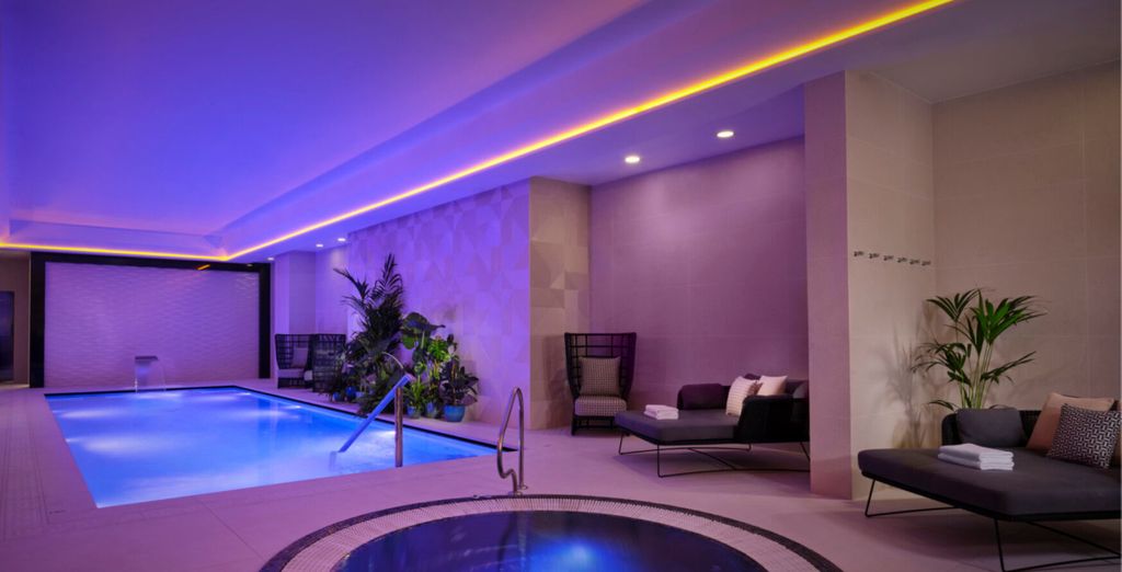 Montcalm East Autograph Collection 5*