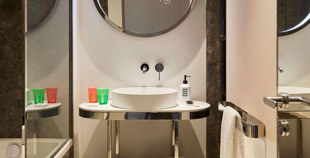 Mama Shelter Dubai by ACCOR 4* e Mercure Maldives Kooddoo Resort 4* - Adults Only
