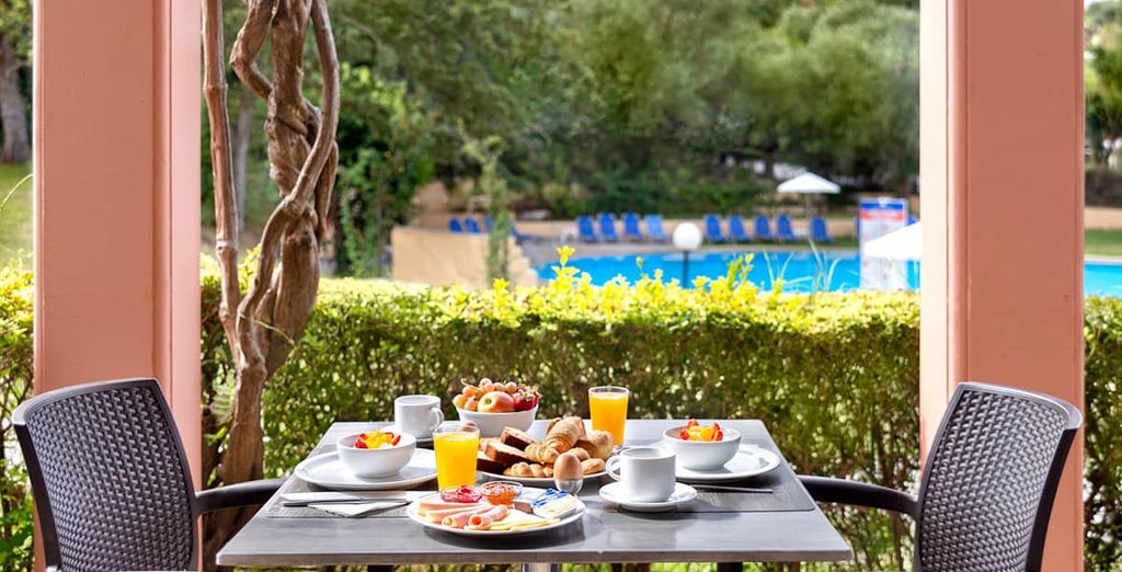 Century Resort Corfu 4*