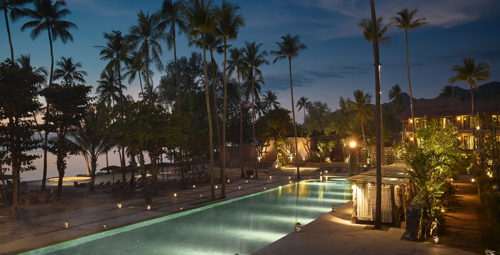 Amari Bangkok 5*, Vignette Collection Dinso Resort & Villas Ko Chang 5* con possibile estensione al Tolani Resort Koh Kood 4*