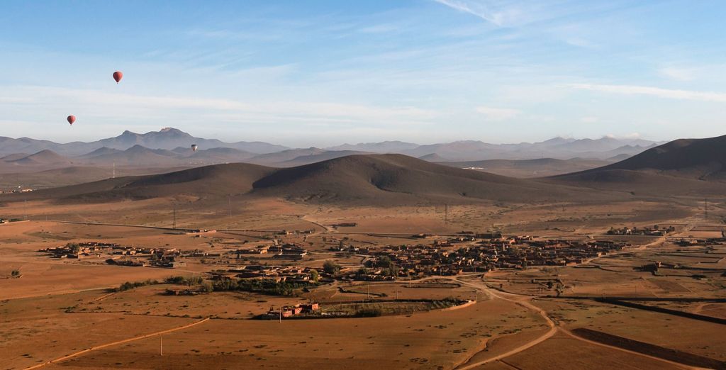 Riad Le Perroquet Bleu con possibile prolungamento all'Agafay Valley Camp 5*