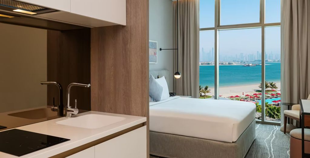 Th8 Palm Dubai Beach Resort Vignette Collection, an IHG hotel 5*