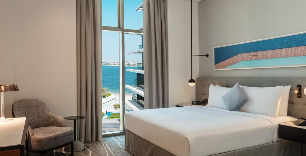 Th8 Palm Dubai Beach Resort Vignette Collection, an IHG hotel 5*