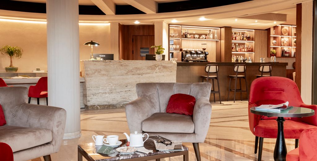Adoro Hotel 4*