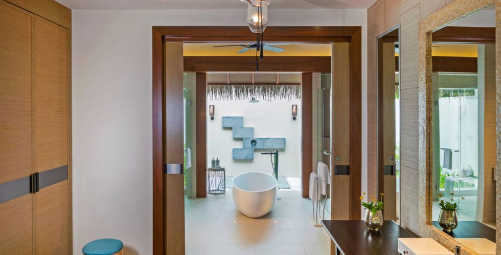 Pullman Maldives Maamutaa 5* con possibile pre-estensione al Mercure Maldives Kooddoo Resort 4*
