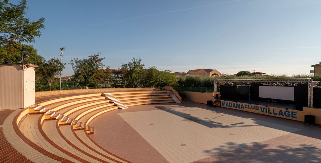 Madama Club Village 4*