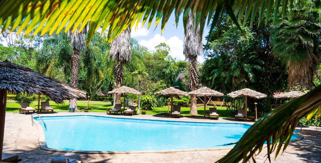 Safari privato nella natura e Karafuu Beach Resort & Spa 5*