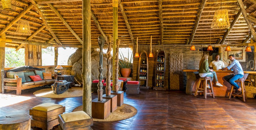 Safari privato nella natura e Karafuu Beach Resort & Spa 5*
