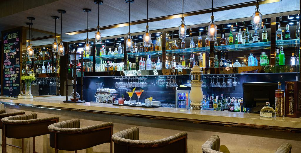 Tour di gruppo: Alla scoperta del Paese e possibile estensione al Bandara Beach Resort Phuket 4*