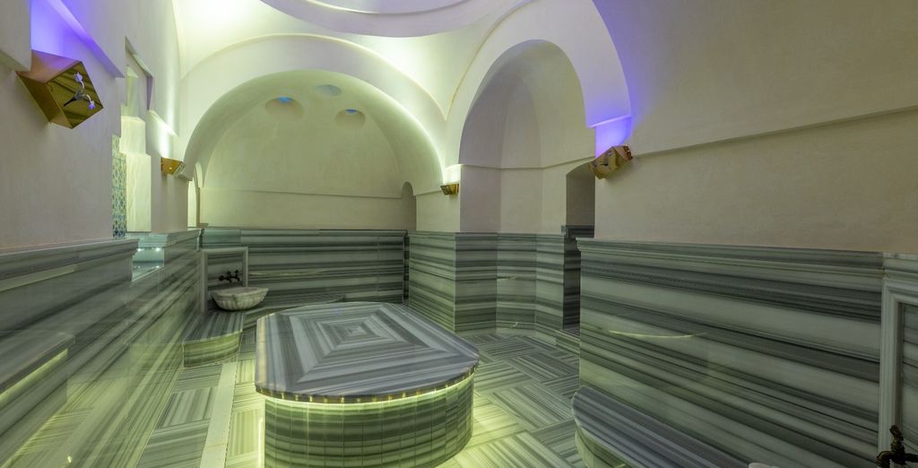 Royalty Hotel Athens 4* e BVS Bosphorus Hotel Pera 4*