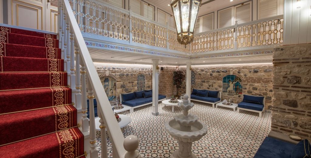 Royalty Hotel Athens 4* e BVS Bosphorus Hotel Pera 4*