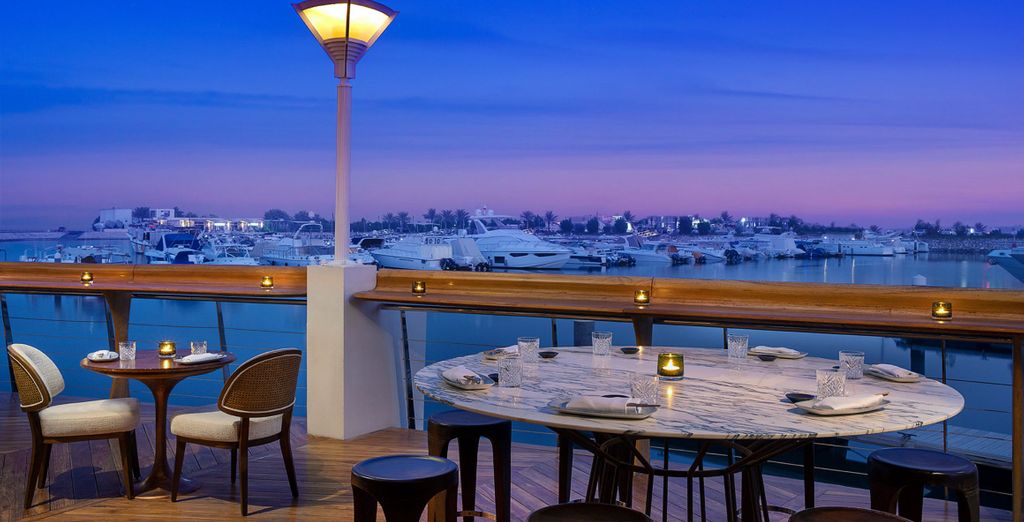 The Ritz-Carlton, Doha 5* con possibile estensione al The Outpost Al Barari 5*