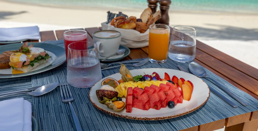 Grand Hyatt Abu Dhabi Hotel & Residences Emirates Pearl 5* e Barceló Whale Lagoon Maldives 5*