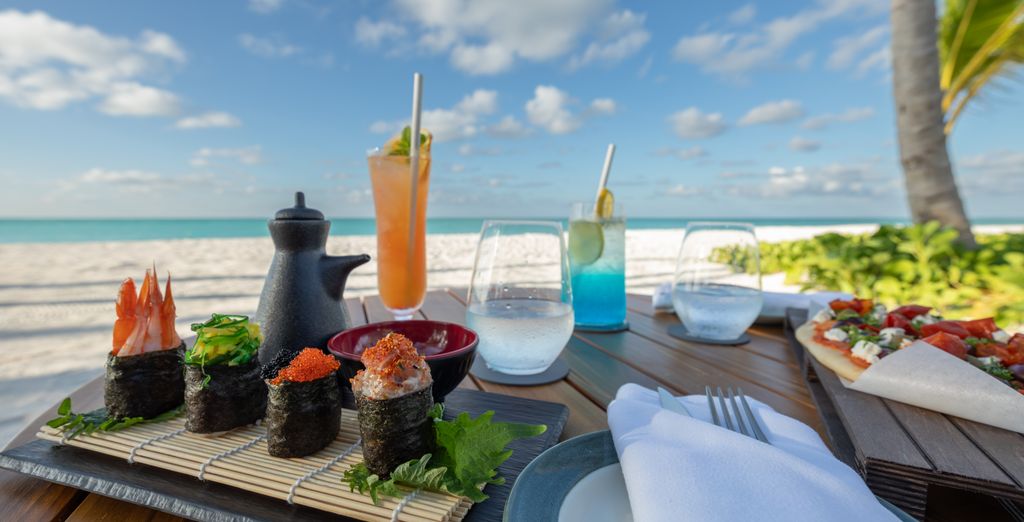 Grand Hyatt Abu Dhabi Hotel & Residences Emirates Pearl 5* e Barceló Whale Lagoon Maldives 5*