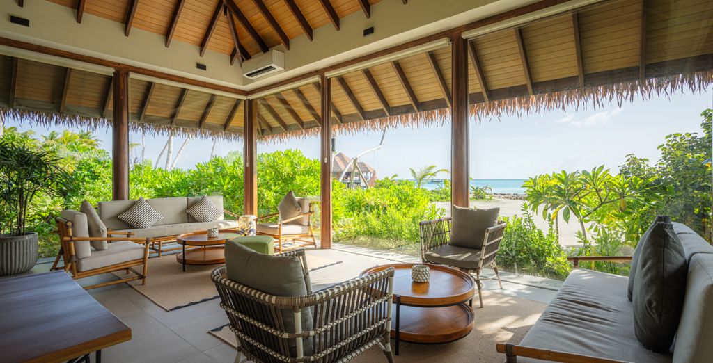 Grand Hyatt Abu Dhabi Hotel & Residences Emirates Pearl 5* e Barceló Whale Lagoon Maldives 5*