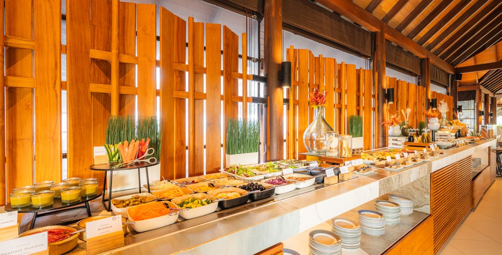 Grand Hyatt Abu Dhabi Hotel & Residences Emirates Pearl 5* e Barceló Whale Lagoon Maldives 5*