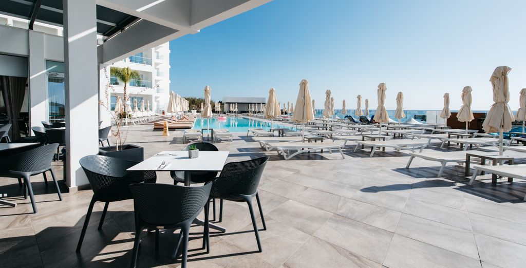 Evalena Beach Hotel 4*