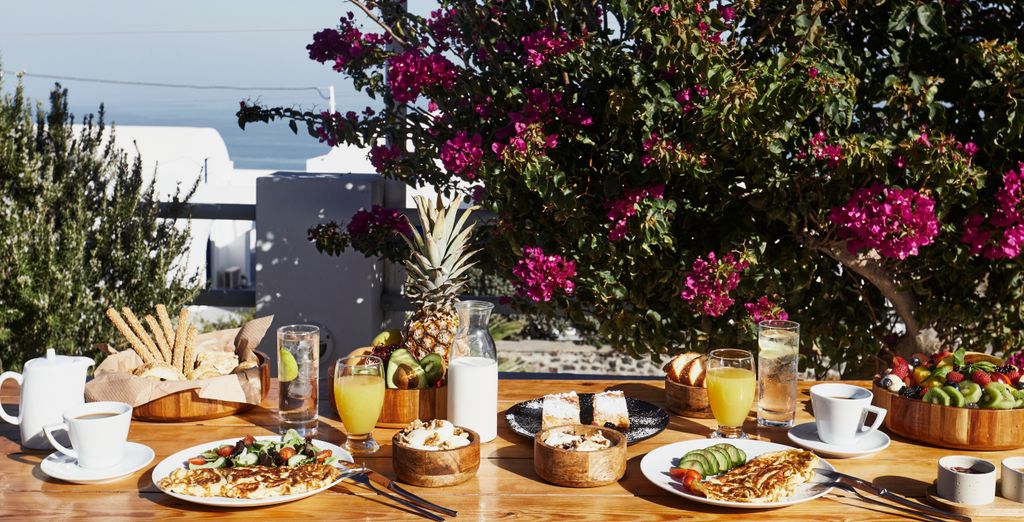 Athiri Santorini Apartments & Suites