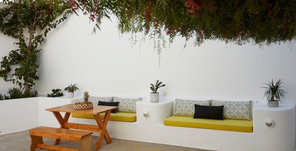 Athiri Santorini Apartments & Suites