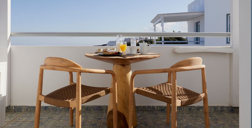 Athiri Santorini Apartments & Suites