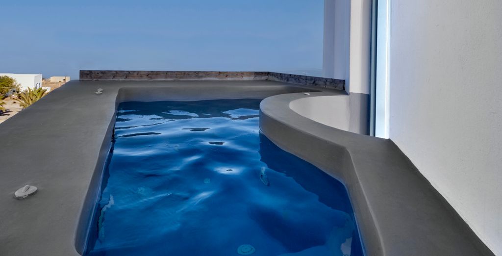 Athiri Santorini Apartments & Suites