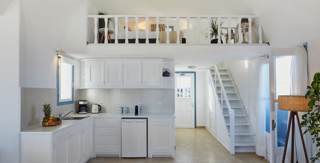 Athiri Santorini Apartments & Suites