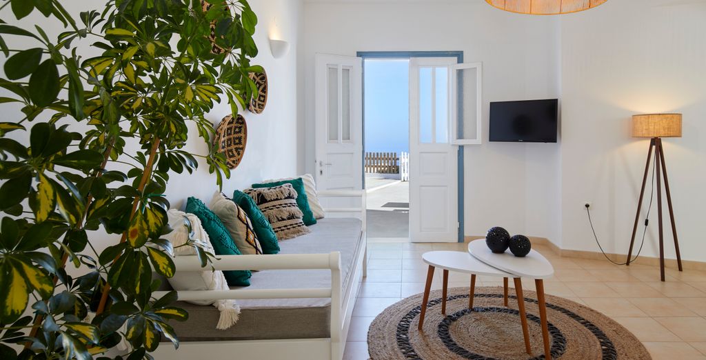 Athiri Santorini Apartments & Suites