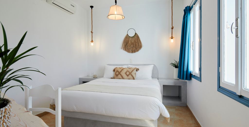 Athiri Santorini Apartments & Suites