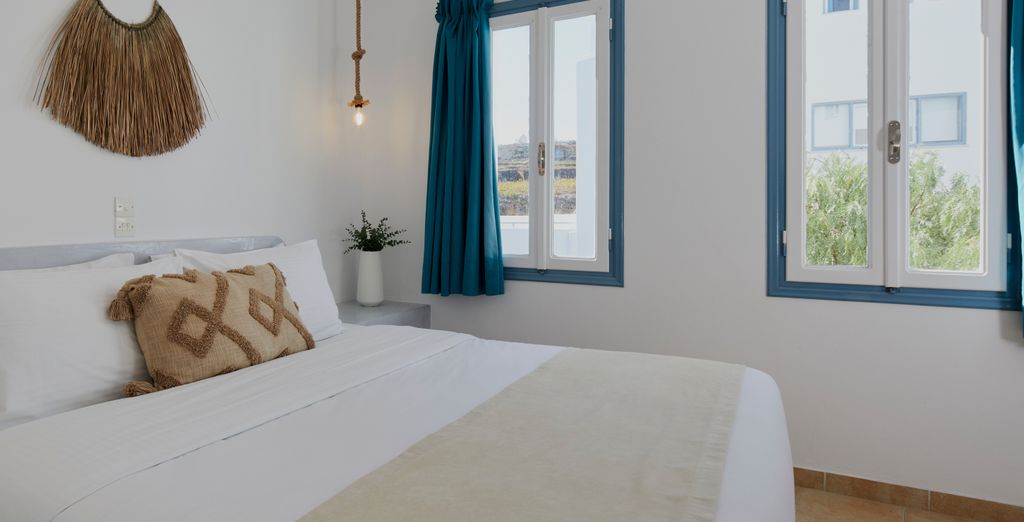 Athiri Santorini Apartments & Suites
