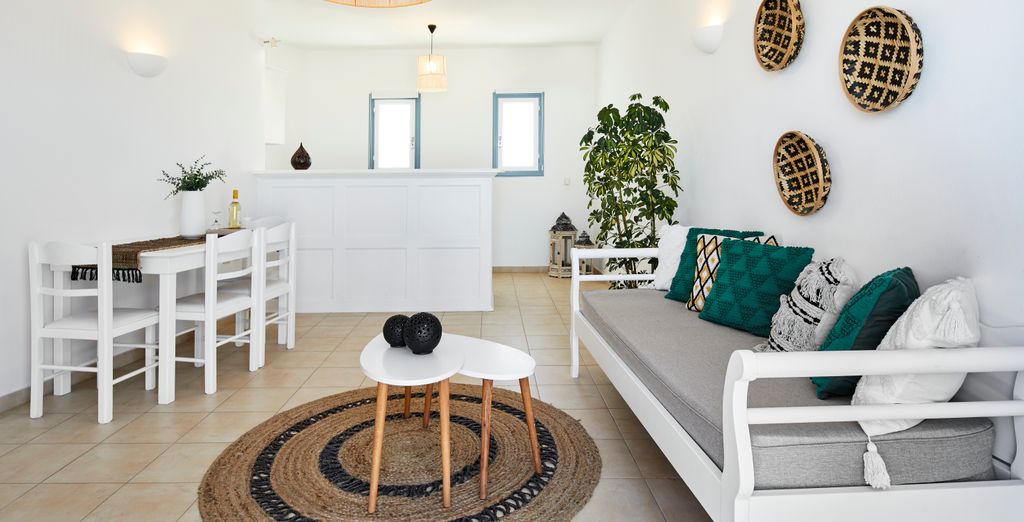 Athiri Santorini Apartments & Suites