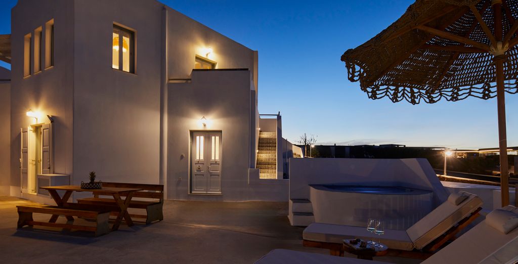Athiri Santorini Apartments & Suites