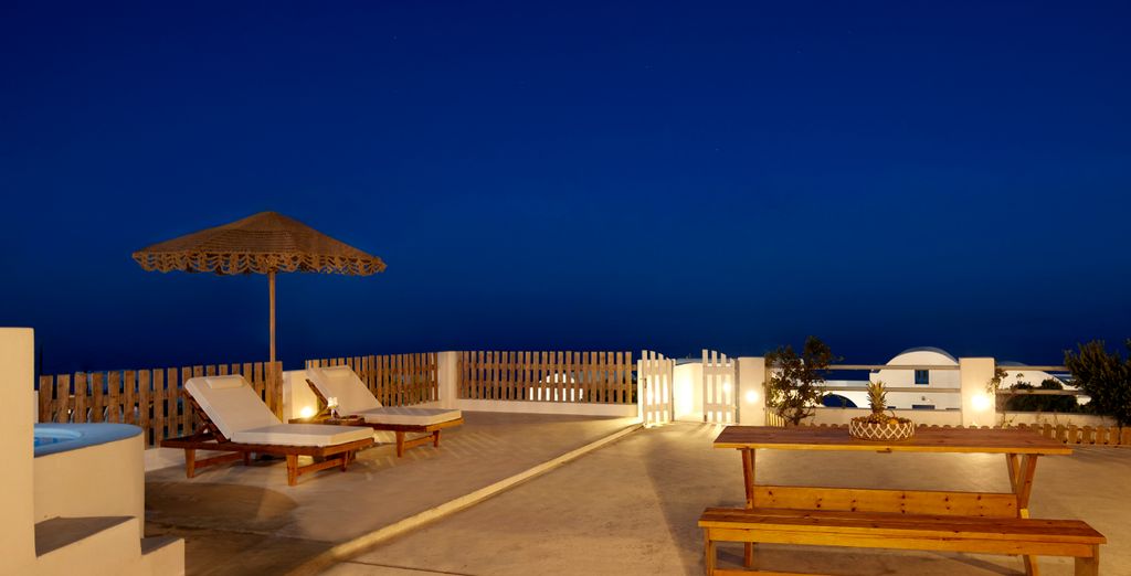Athiri Santorini Apartments & Suites