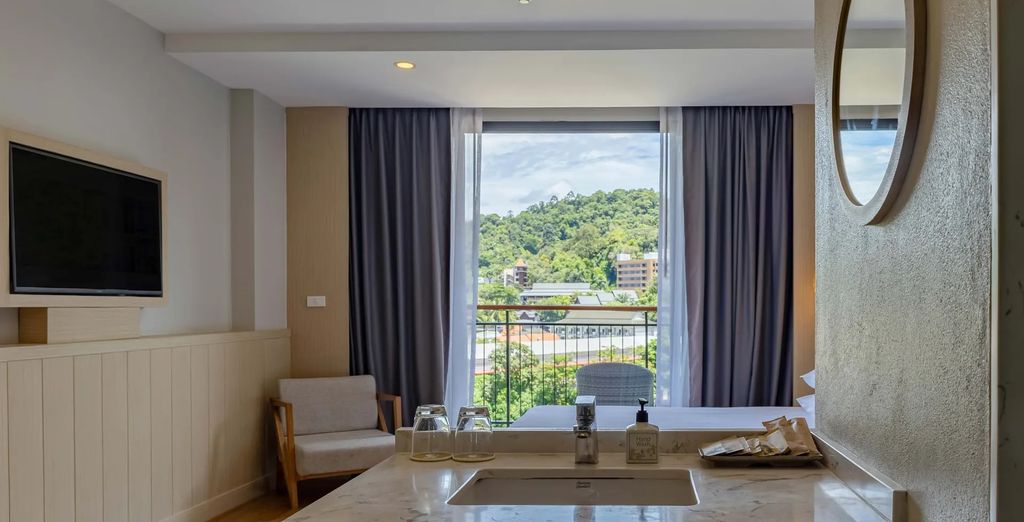 Diamond Cliff Resort & Spa 5*, Sea Seeker Krabi Resort - SHA Extra Plus 4*, Le Méridien Khao Lak Resort & Spa 5* con possibile pre-estensione al Lilit Bang Lumphu Hotel - Bangkok 4*