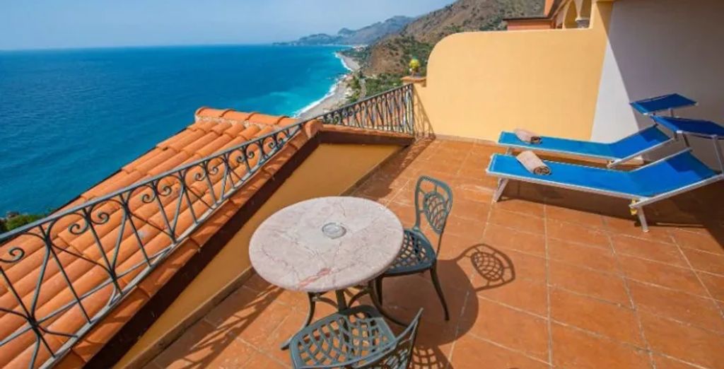 Baia Taormina 4* con posible extensión en Itria Palace 4*
