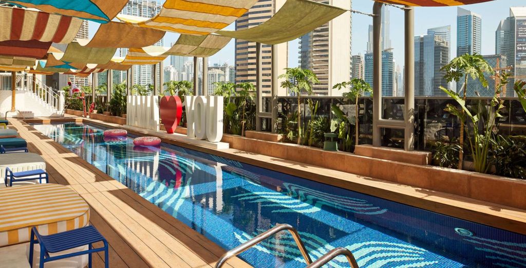 Mama Shelter Dubai by ACCOR 4* e Mercure Maldives Kooddoo Resort 4* - Adults Only